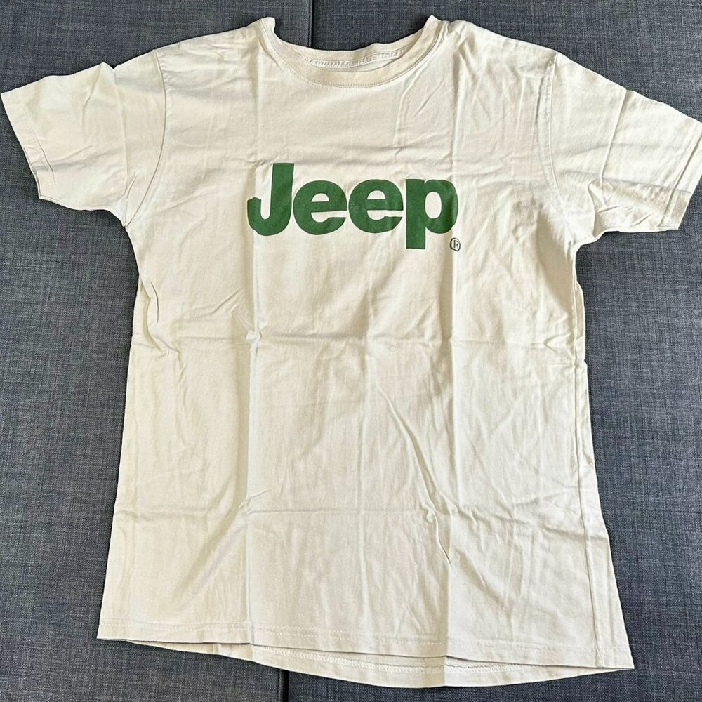 Jeep Logo T-Shirt | Beige Unisex Tee | Classic Outdoor Adventure Shirt | Size L